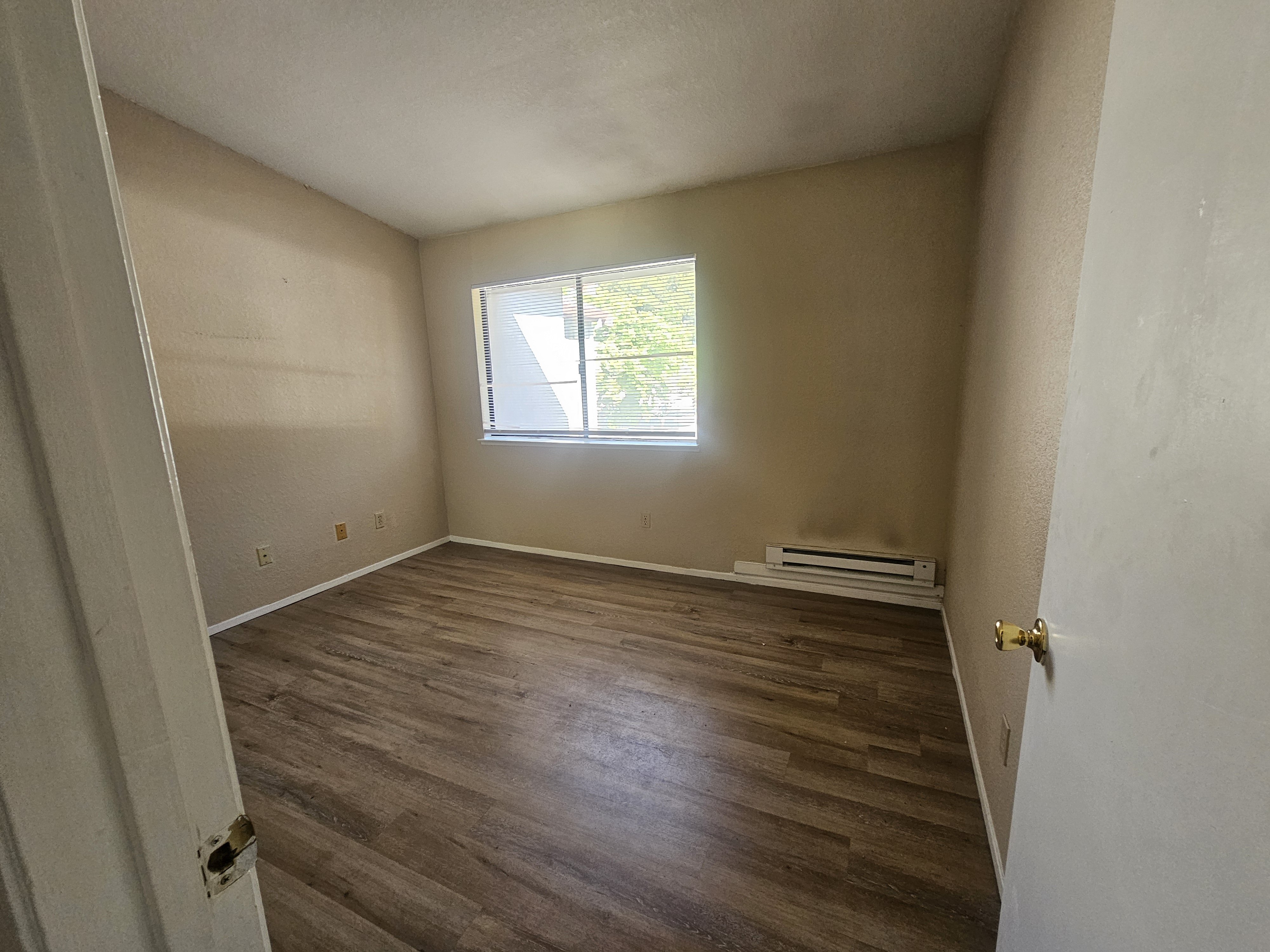 229 Lancaster photo 3